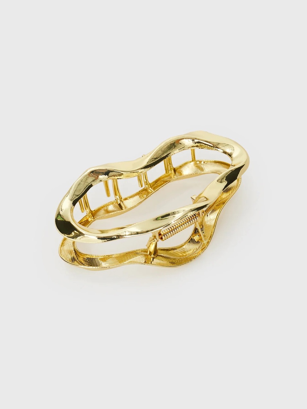 Princess Polly Gold Wave Claw Clip - Picture 4 of 7